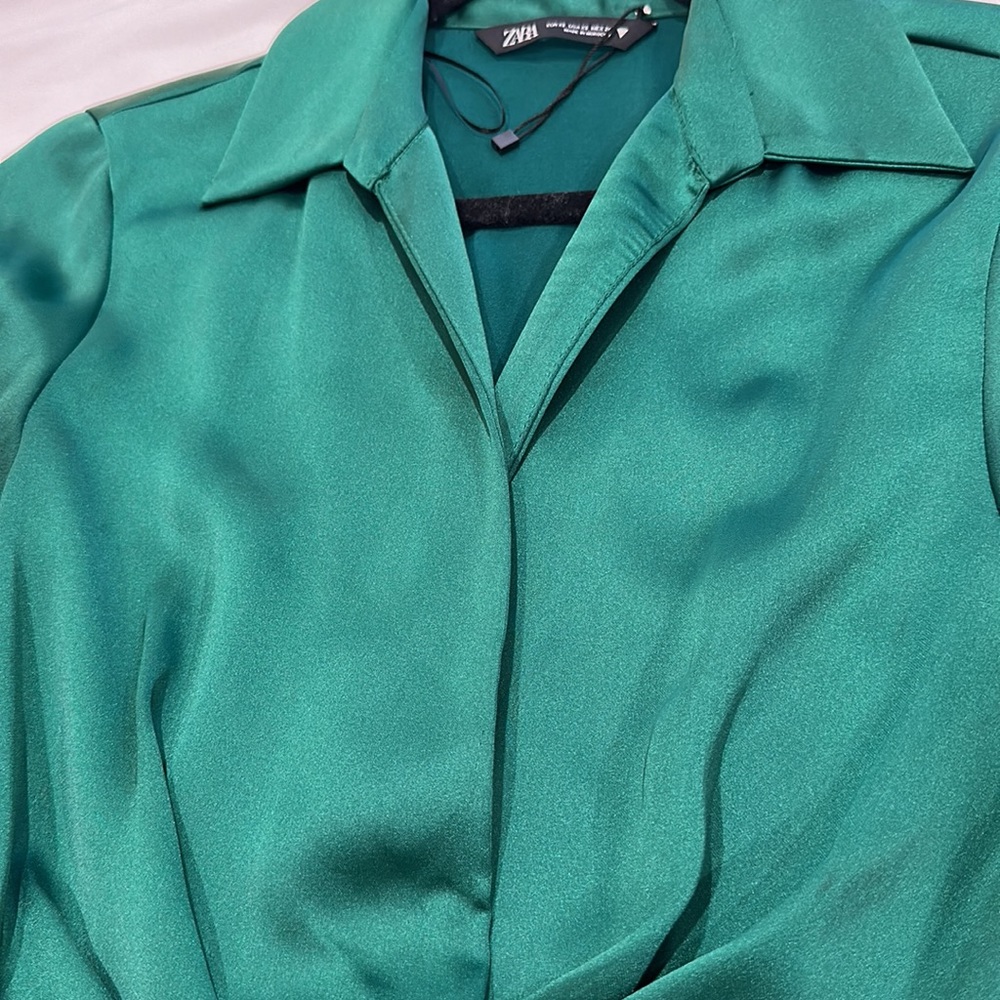 Green satin dress - Picture 6 of 6